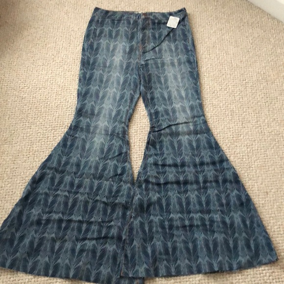 Free People Just Float On Printed Flare Jeans - Picture 6 of 8